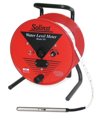 SOLINST Model 101 szalagkábeles kézi vízszintmérő
